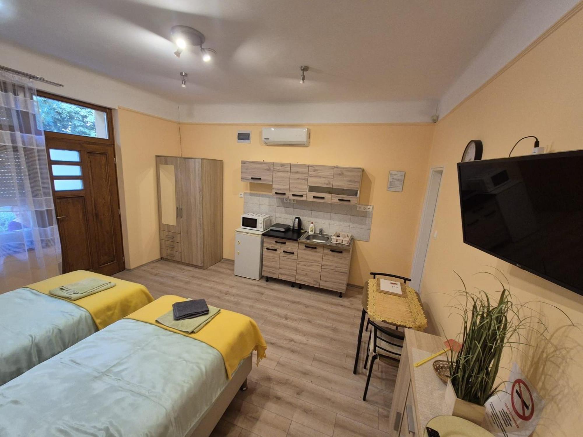 Szahara Vendeghaz Apartment Kerekegyhaza Bagian luar foto