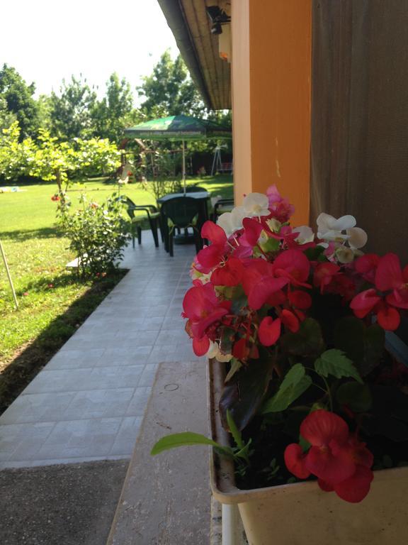 Szahara Vendeghaz Apartment Kerekegyhaza Bagian luar foto