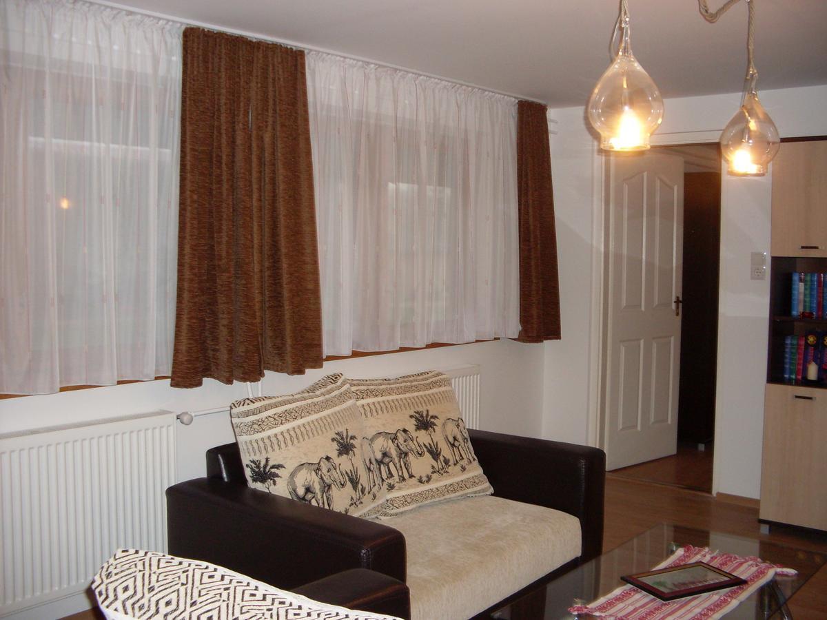 Szahara Vendeghaz Apartment Kerekegyhaza Bagian luar foto