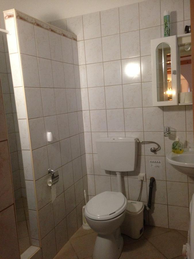 Szahara Vendeghaz Apartment Kerekegyhaza Bagian luar foto